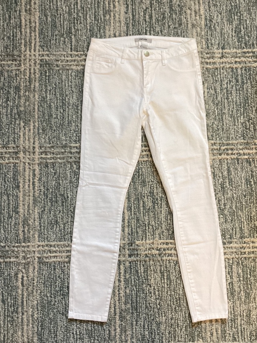 Refuge white lightweight jeans. Size 4